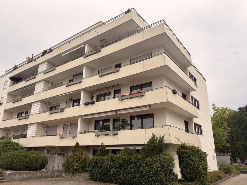 Großzügige 3 Zimmer Wohnung mit Privatstellplatz in begehrter Lage von Ehingen